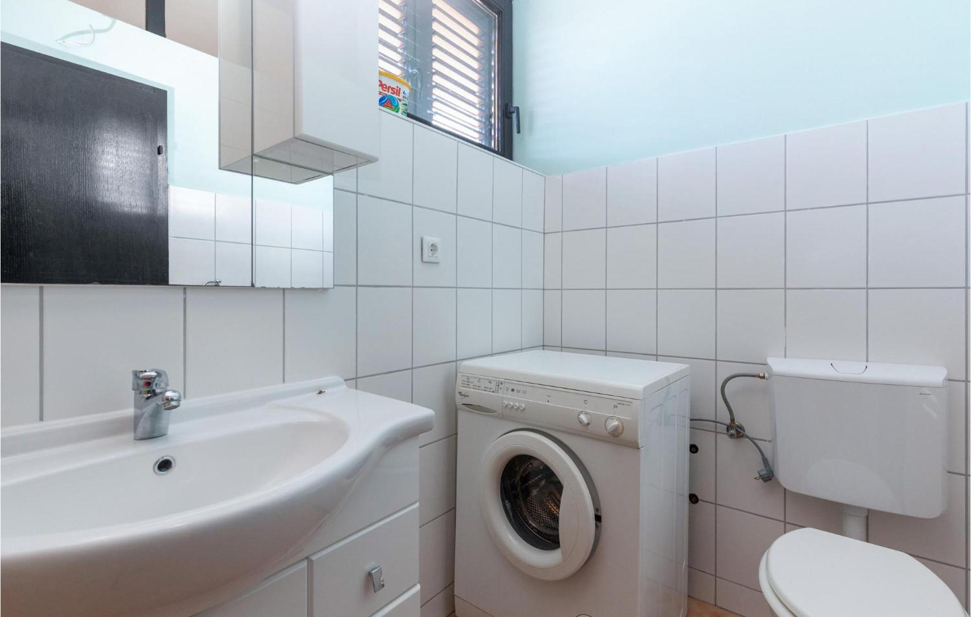 1 Bedroom Cozy Apartment In Ядраново Экстерьер фото